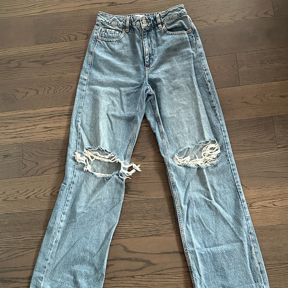 Dynamite- Ripped jeans
